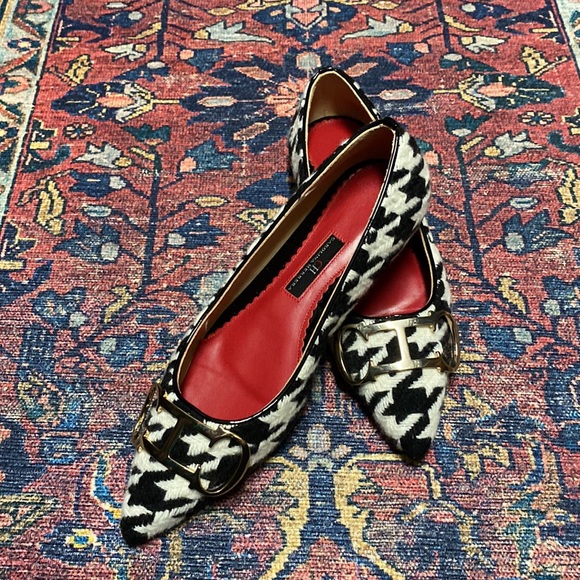 Carolina Herrera Flats - Picture 3 of 5